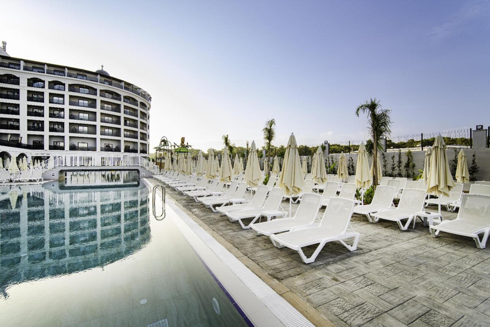Side Moon Palace Bagian luar foto
